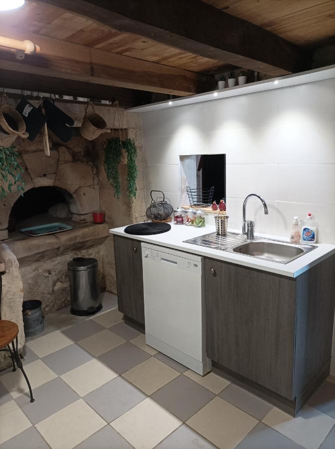 Gite Des Perreyeurs - Maison Troglodyte Avec Vue Sur Loire Montsoreau Eksteriør bilde