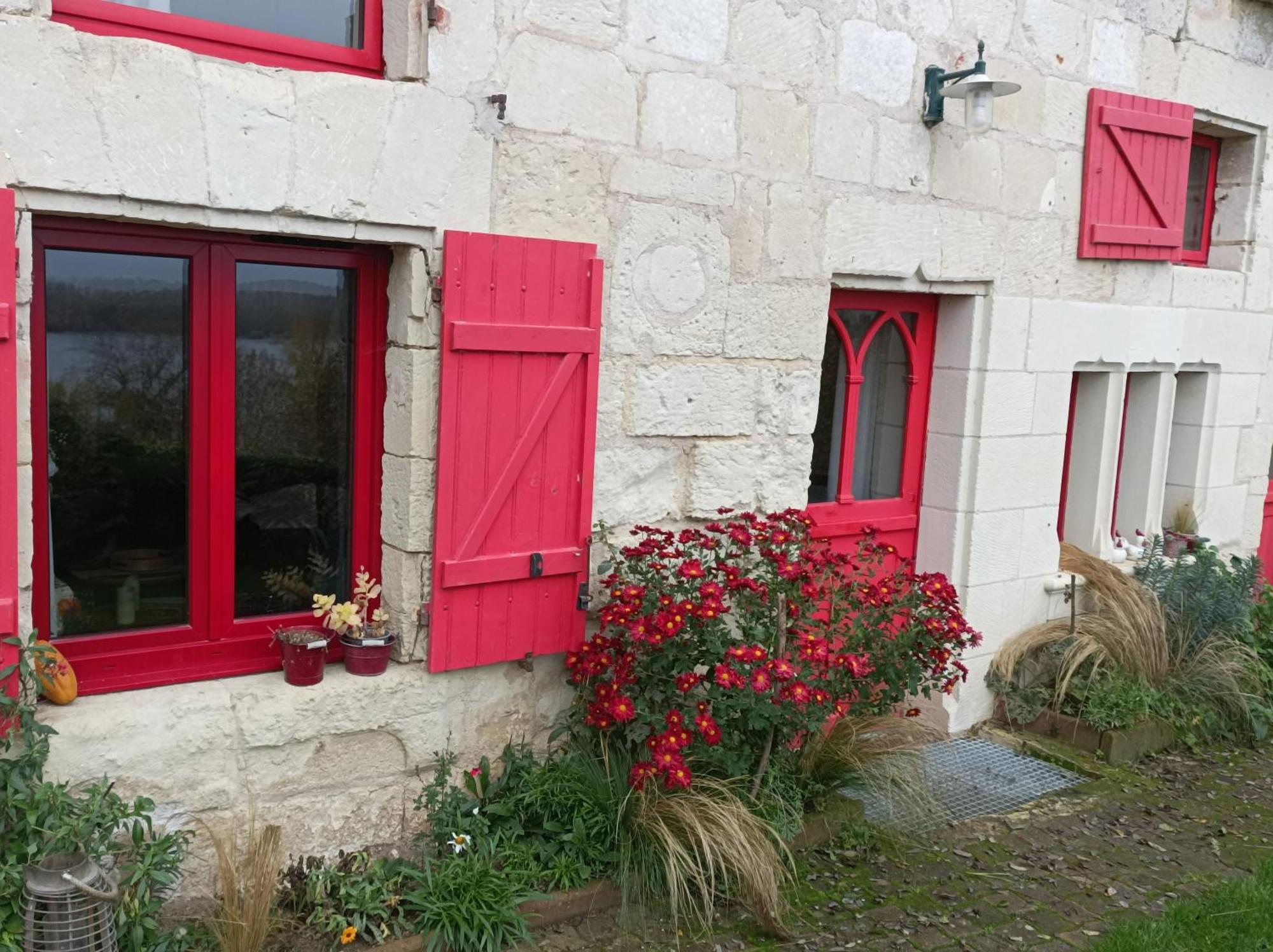 Gite Des Perreyeurs - Maison Troglodyte Avec Vue Sur Loire Montsoreau Rom bilde